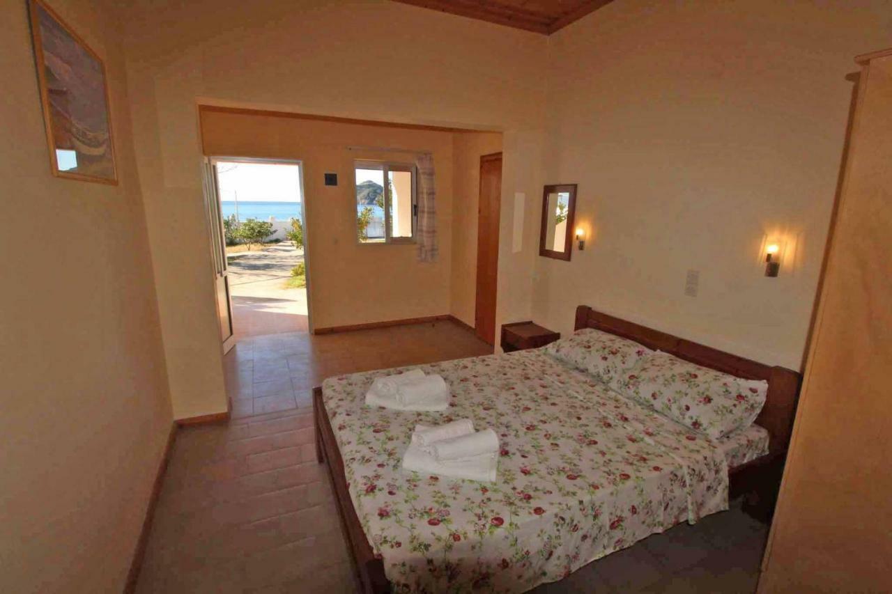 White House Pagoi Apartment Agios Georgios Pagon Exterior foto