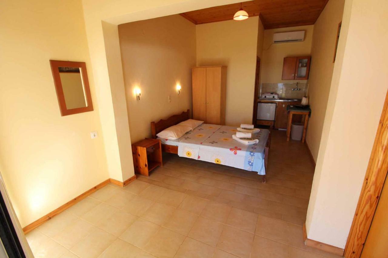 White House Pagoi Apartment Agios Georgios Pagon Exterior foto
