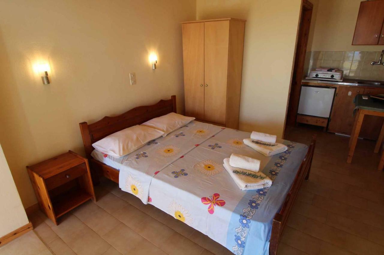 White House Pagoi Apartment Agios Georgios Pagon Exterior foto