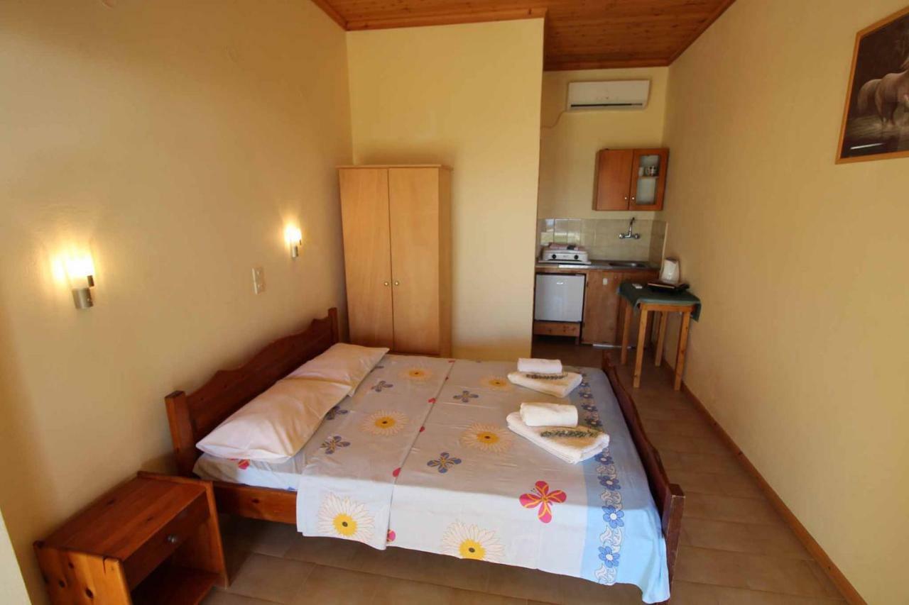 White House Pagoi Apartment Agios Georgios Pagon Exterior foto