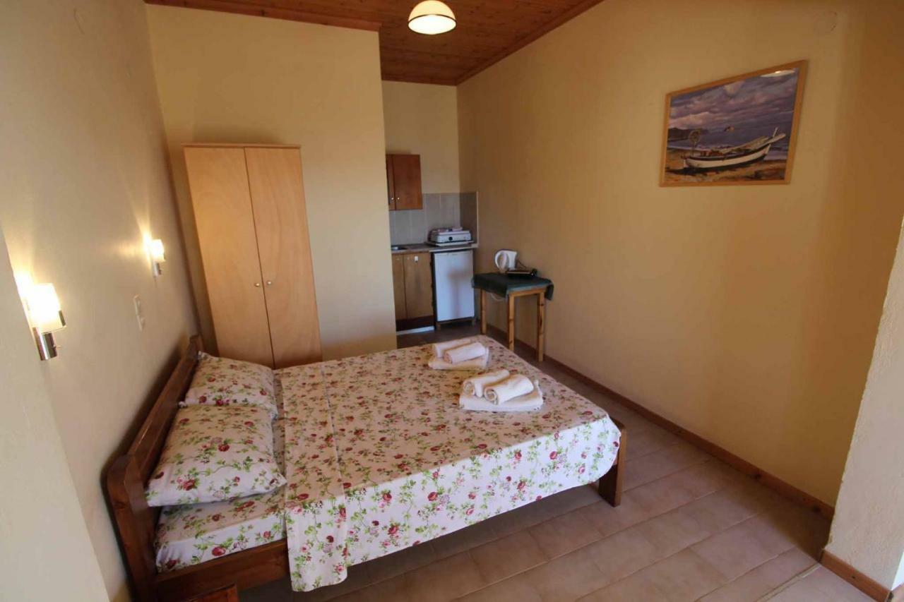 White House Pagoi Apartment Agios Georgios Pagon Exterior foto