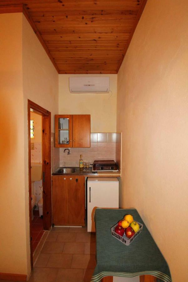 White House Pagoi Apartment Agios Georgios Pagon Exterior foto