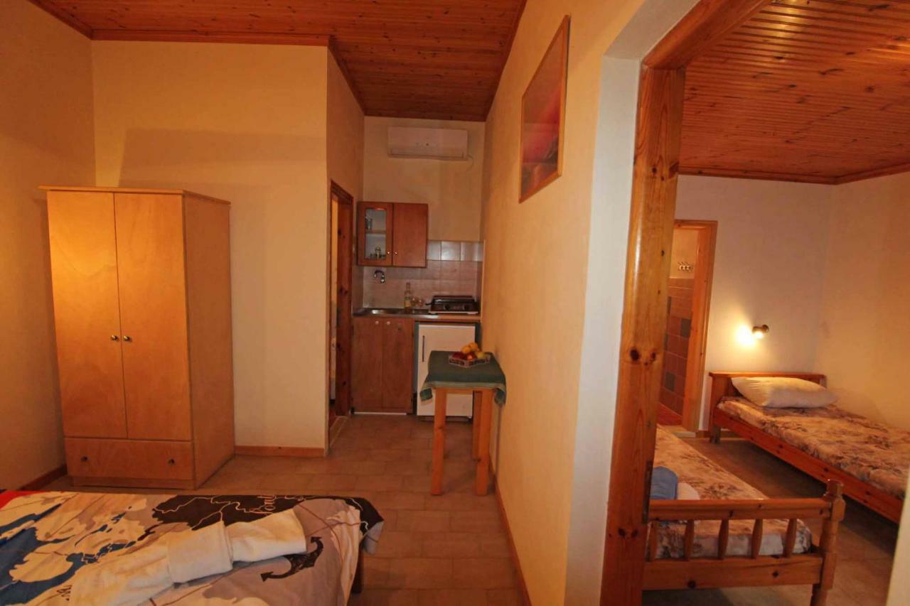 White House Pagoi Apartment Agios Georgios Pagon Exterior foto